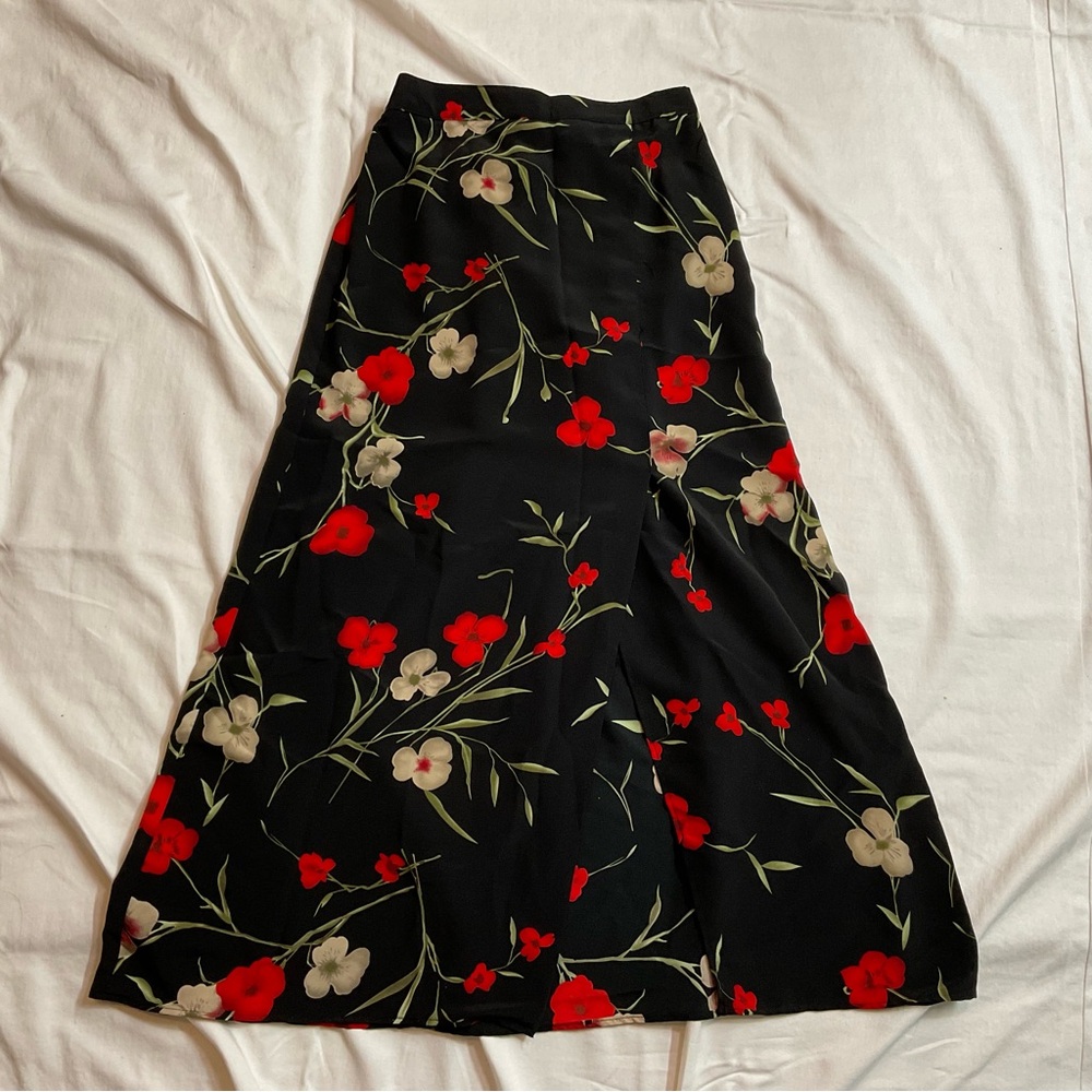 Jaclyn Smith Red and Green Floral A-Line Midi Skirt